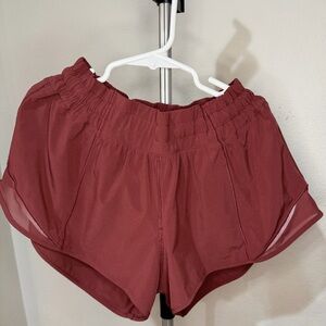 Lululemon Hotty Hot High-Rise Lined Short 2.5", Size 6. Maroon